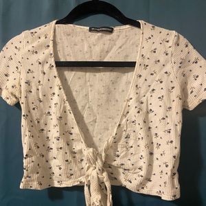 Brandy Melville Cross tie floral shirt